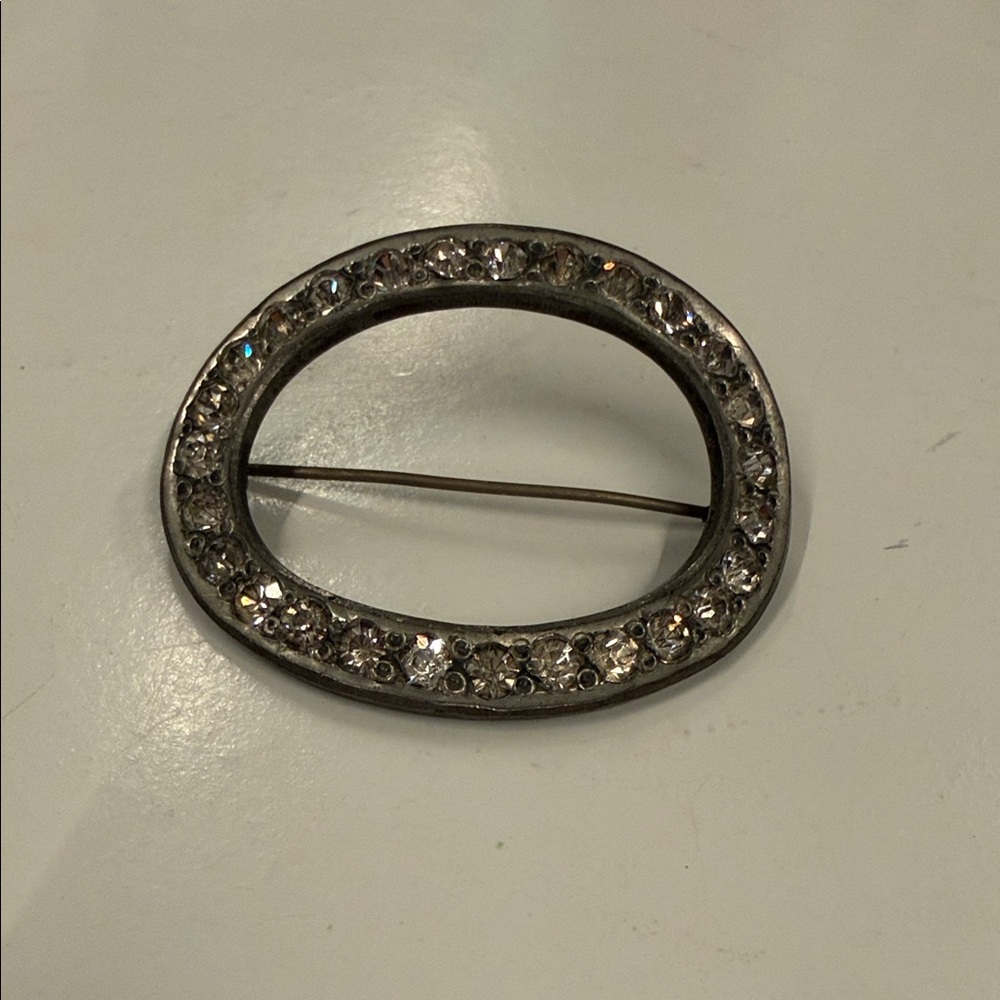 Vintage Oval Circle Brooch - Rhinestones